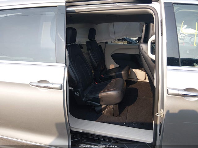 45727185 :رقم المزاد ، 2C4RC1EG5HR827150 vin ، 2017 Chrysler Pacifica Touring-l Plus مزاد بيع