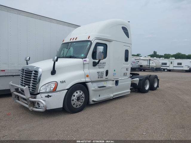 2015 Freightliner Cascadia 125 მანქანა იყიდება აუქციონზე, vin: 3AKJGLD59FSGJ6438, აუქციონის ნომერი: 45727187