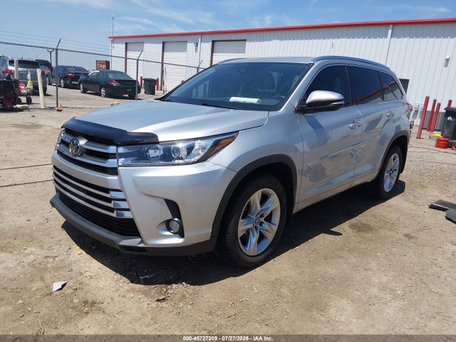 Toyota Highlander Limited 2017 5TDDZRFH4HS397326 Image 2