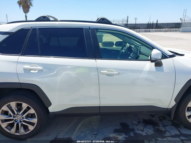 JTMC1RFV8NJ023772 Toyota Rav4 Xle Premium
