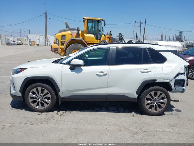 JTMC1RFV8NJ023772 Toyota Rav4 Xle Premium