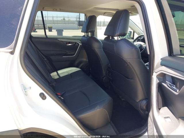 JTMC1RFV8NJ023772 Toyota Rav4 Xle Premium