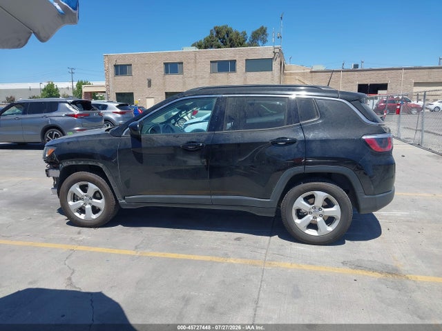 3C4NJCBB1JT293141 Jeep Compass Latitude Fwd