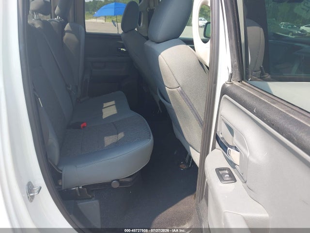 45727508 :رقم المزاد ، 1C6RR7GT0JS244315 vin ، 2018 Ram 1500 Big Horn  4x4 6'4 Box مزاد بيع