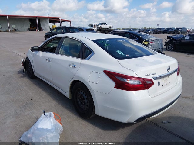 Nissan Altima 2.5 S 2018 1N4AL3AP8JC241268 Image 3