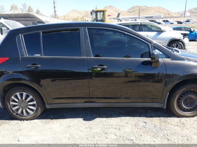 45727616 :رقم المزاد ، 3N1BC1CP3BL486861 vin ، 2011 Nissan Versa 1.8s مزاد بيع
