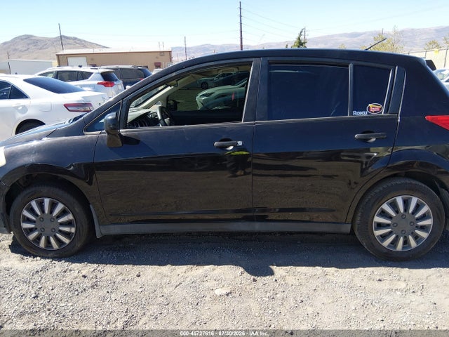 45727616 :رقم المزاد ، 3N1BC1CP3BL486861 vin ، 2011 Nissan Versa 1.8s مزاد بيع