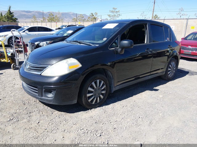 45727616 :رقم المزاد ، 3N1BC1CP3BL486861 vin ، 2011 Nissan Versa 1.8s مزاد بيع