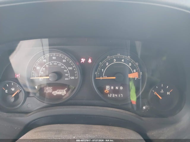 2014 Jeep Patriot Latitude მანქანა იყიდება აუქციონზე, vin: 1C4NJPFB3ED529625, აუქციონის ნომერი: 45727617