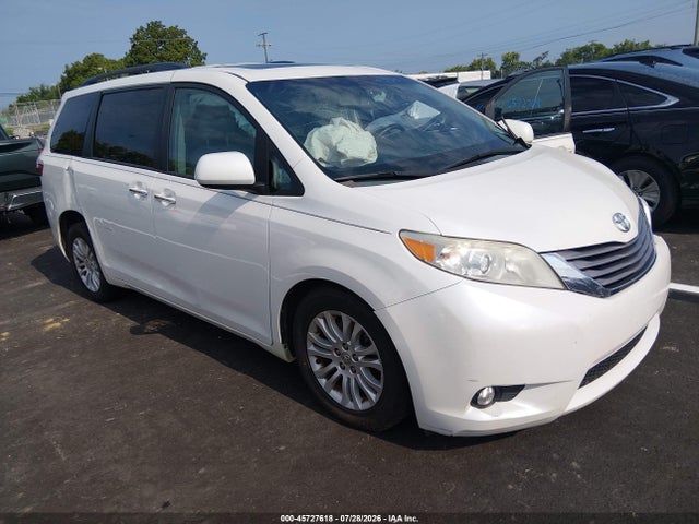 Aukcja sprzedaży 2015 Toyota Sienna Xle 8 Passenger, vin: 5TDYK3DC9FS553609, numer aukcji: 45727618