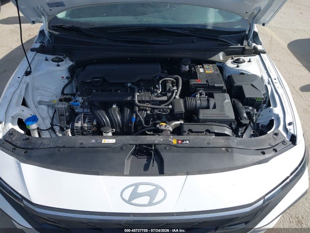 KMHLL4DG1SU009493 Hyundai ELANTRA SE