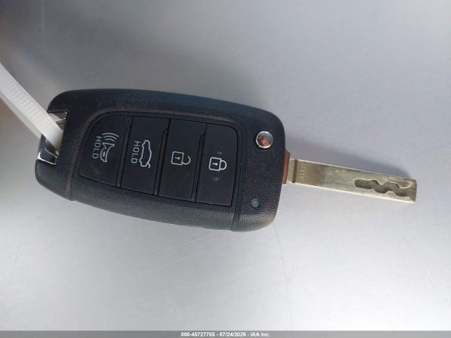 KMHLL4DG1SU009493 Hyundai ELANTRA SE