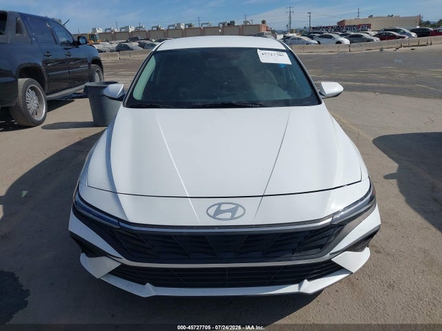 KMHLL4DG1SU009493 Hyundai ELANTRA SE