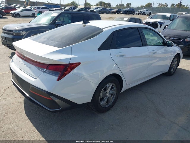 KMHLL4DG1SU009493 Hyundai ELANTRA SE