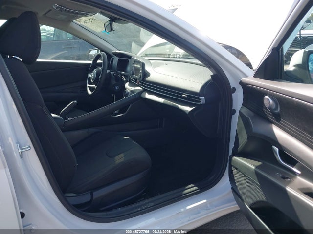 KMHLL4DG1SU009493 Hyundai ELANTRA SE