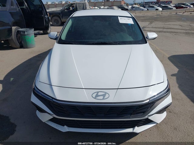 KMHLL4DG1SU009493 Hyundai ELANTRA SE