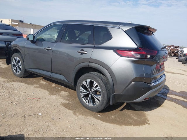 5N1AT3BAXMC813025 Nissan Rogue Sv Fwd