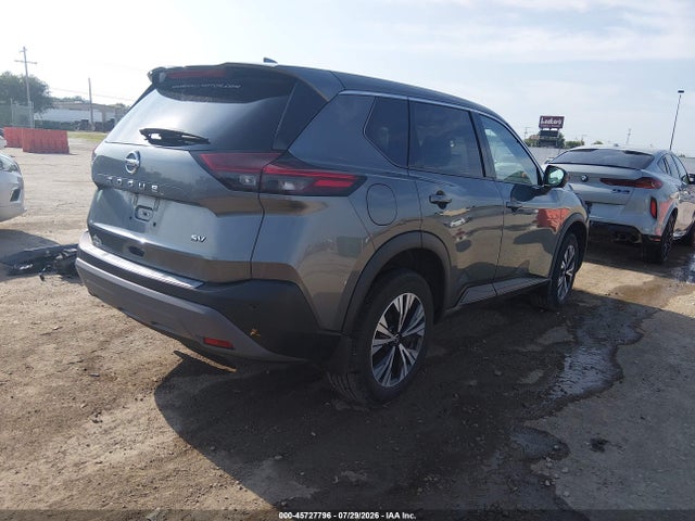 5N1AT3BAXMC813025 Nissan Rogue Sv Fwd
