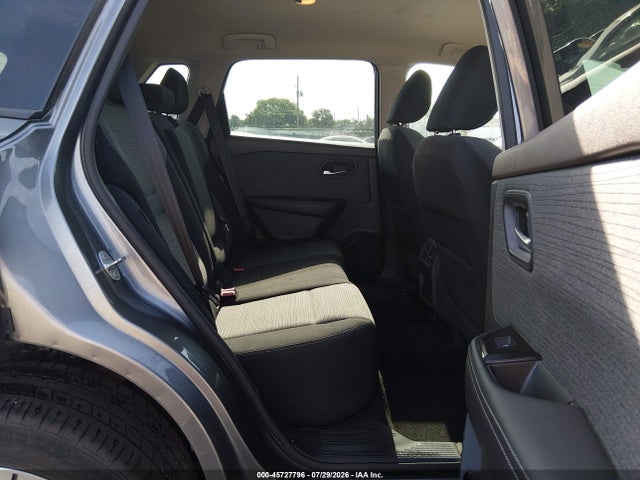 5N1AT3BAXMC813025 Nissan Rogue Sv Fwd