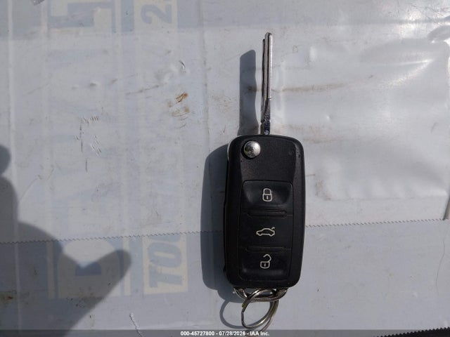 Продажа на аукционе авто 2013 Volkswagen Beetle 2.5l, vin: 3VWJX7AT9DM690431, номер лота: 45727800