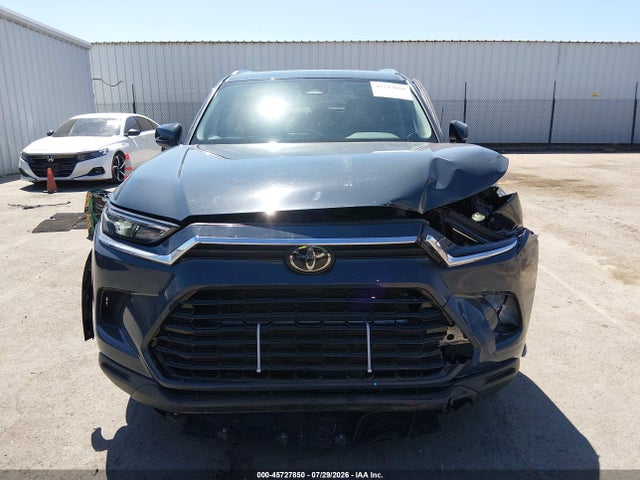 2024 Toyota Grand Highlander Xle მანქანა იყიდება აუქციონზე, vin: 5TDAAAB51RS035611, აუქციონის ნომერი: 45727850