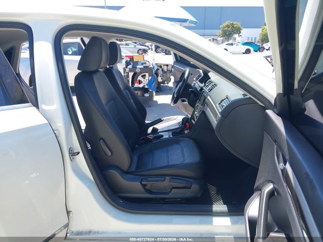 1VWBT7A35HC010354 Volkswagen Passat 1.8t Se