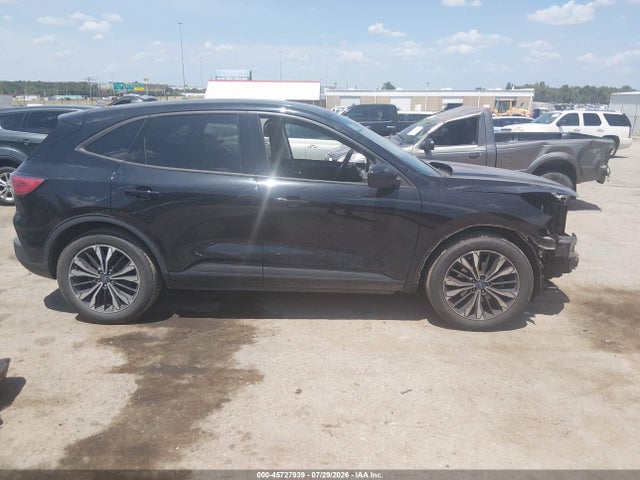 Продажа на аукционе авто 2022 Ford Escape Se, vin: 1FMCU0G69NUB28759, номер лота: 45727939