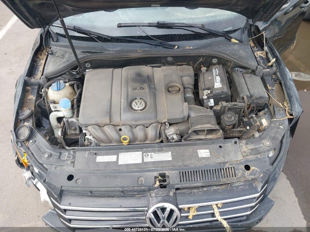 2013 Volkswagen Passat 2.5l Wolfsburg Edition მანქანა იყიდება აუქციონზე, vin: 1VWAP7A34DC142323, აუქციონის ნომერი: 45728131