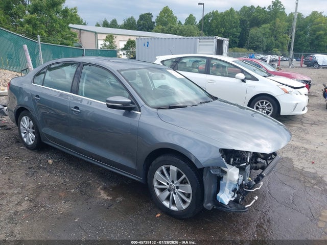 Продажа на аукционе авто 2015 Volkswagen Jetta 1.8t Se, vin: 3VWD17AJ8FM249129, номер лота: 45728132