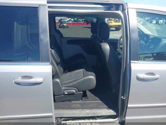 2C4RC1AG1FR728361 Chrysler Town &amp; Country Lx