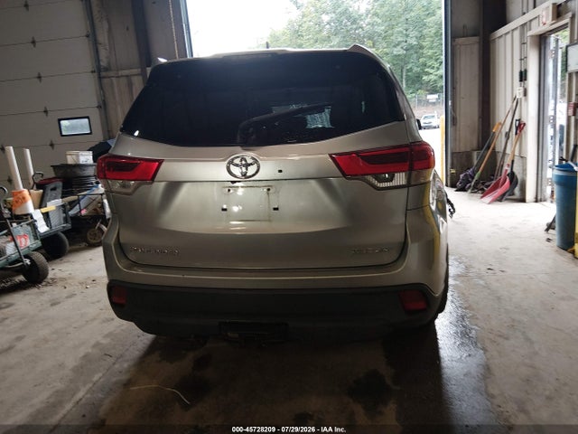 Продаж на аукціоні авто 2017 Toyota Highlander Xle, vin: 5TDJZRFH3HS453498, номер лоту: 45728209