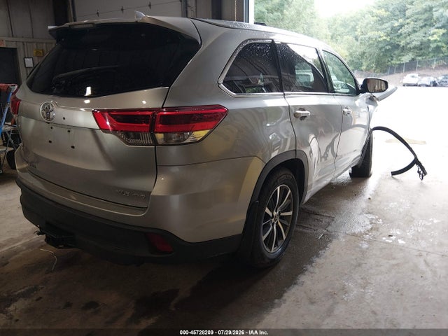 Продаж на аукціоні авто 2017 Toyota Highlander Xle, vin: 5TDJZRFH3HS453498, номер лоту: 45728209
