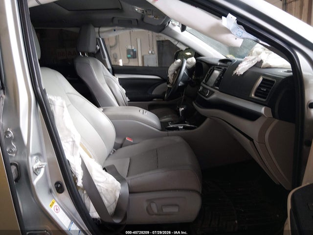 Продаж на аукціоні авто 2017 Toyota Highlander Xle, vin: 5TDJZRFH3HS453498, номер лоту: 45728209