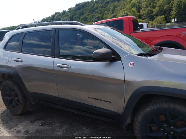 2017 Jeep Cherokee Trailhawk მანქანა იყიდება აუქციონზე, vin: 1C4PJMBSXHW531572, აუქციონის ნომერი: 45728217