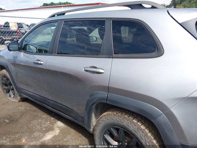 2017 Jeep Cherokee Trailhawk მანქანა იყიდება აუქციონზე, vin: 1C4PJMBSXHW531572, აუქციონის ნომერი: 45728217