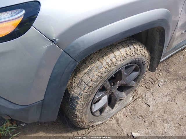 2017 Jeep Cherokee Trailhawk მანქანა იყიდება აუქციონზე, vin: 1C4PJMBSXHW531572, აუქციონის ნომერი: 45728217