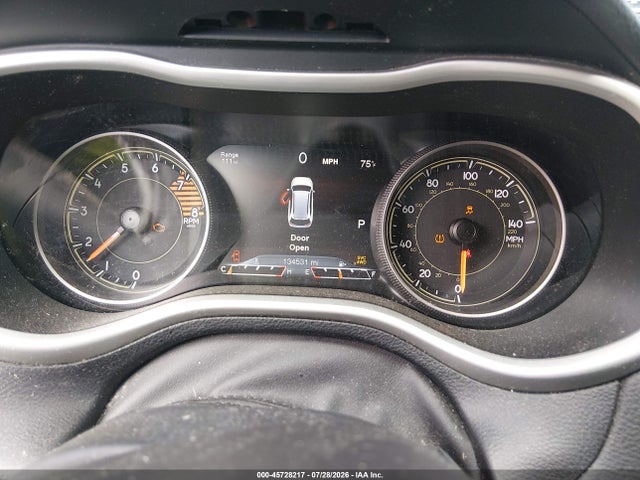 2017 Jeep Cherokee Trailhawk მანქანა იყიდება აუქციონზე, vin: 1C4PJMBSXHW531572, აუქციონის ნომერი: 45728217