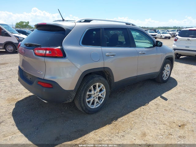 1C4PJMCX2JD585539 Jeep Cherokee Latitude 4x4