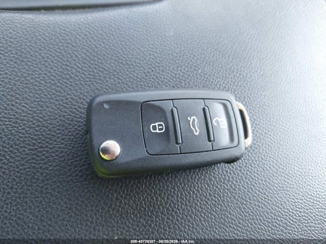 45728307 :رقم المزاد ، 1VWAT7A37HC086251 vin ، 2017 Volkswagen Passat 1.8t S مزاد بيع