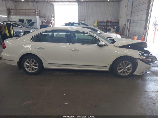 45728307 :رقم المزاد ، 1VWAT7A37HC086251 vin ، 2017 Volkswagen Passat 1.8t S مزاد بيع