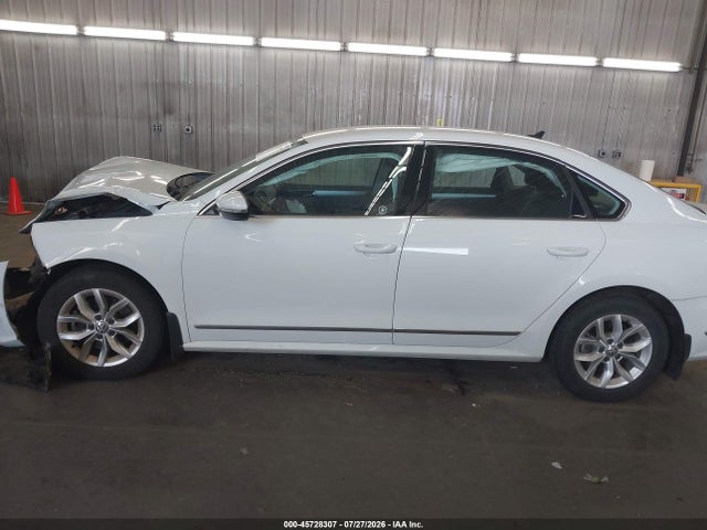 45728307 :رقم المزاد ، 1VWAT7A37HC086251 vin ، 2017 Volkswagen Passat 1.8t S مزاد بيع