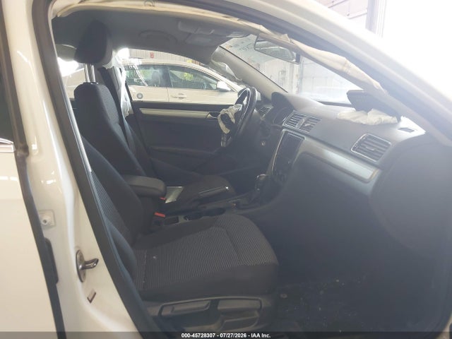 45728307 :رقم المزاد ، 1VWAT7A37HC086251 vin ، 2017 Volkswagen Passat 1.8t S مزاد بيع