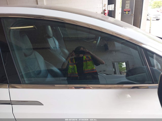 45728316 :رقم المزاد ، 5YJXCAE28GF011782 vin ، 2016 Tesla Model X 60d/70d/75d/90d مزاد بيع