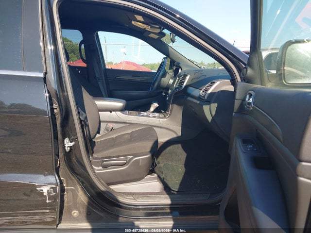 2018 Jeep Grand Cherokee Laredo E 4x2 მანქანა იყიდება აუქციონზე, vin: 1C4RJEAG9JC131960, აუქციონის ნომერი: 45728436