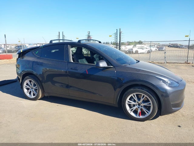 Продажа на аукционе авто 2024 Tesla Model Y Long Range Single Motor Rear-wheel Drive/rwd, vin: 7SAYGDED9RF038314, номер лота: 45728536