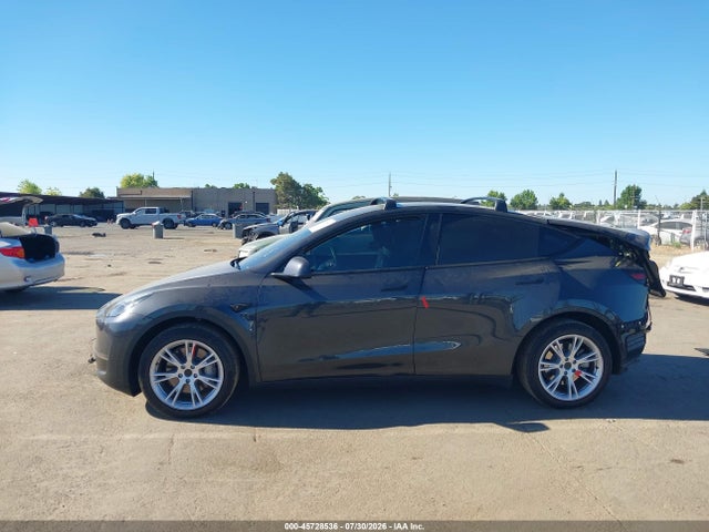 Продажа на аукционе авто 2024 Tesla Model Y Long Range Single Motor Rear-wheel Drive/rwd, vin: 7SAYGDED9RF038314, номер лота: 45728536