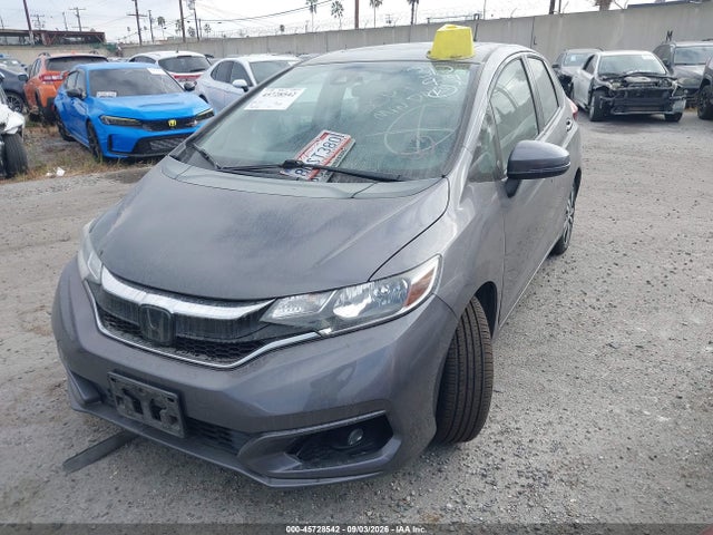 Honda FIT EX 2018 3HGGK5H88JM725930 Image 2