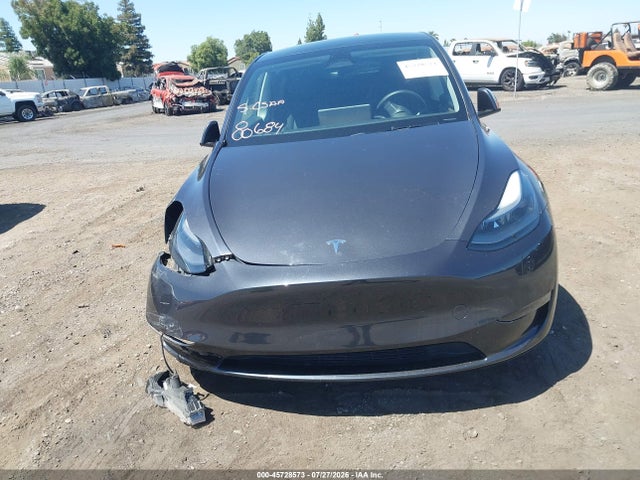 Продаж на аукціоні авто 2024 Tesla Model Y Long Range Dual Motor All-wheel Drive, vin: 7SAYGDEE0RF025931, номер лоту: 45728573