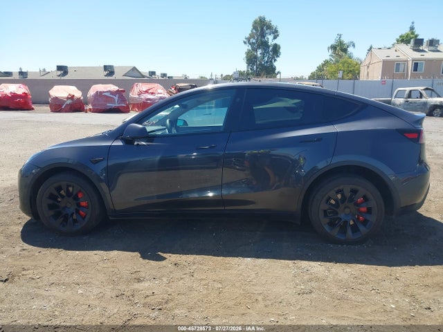 Продаж на аукціоні авто 2024 Tesla Model Y Long Range Dual Motor All-wheel Drive, vin: 7SAYGDEE0RF025931, номер лоту: 45728573