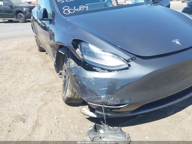 Продаж на аукціоні авто 2024 Tesla Model Y Long Range Dual Motor All-wheel Drive, vin: 7SAYGDEE0RF025931, номер лоту: 45728573